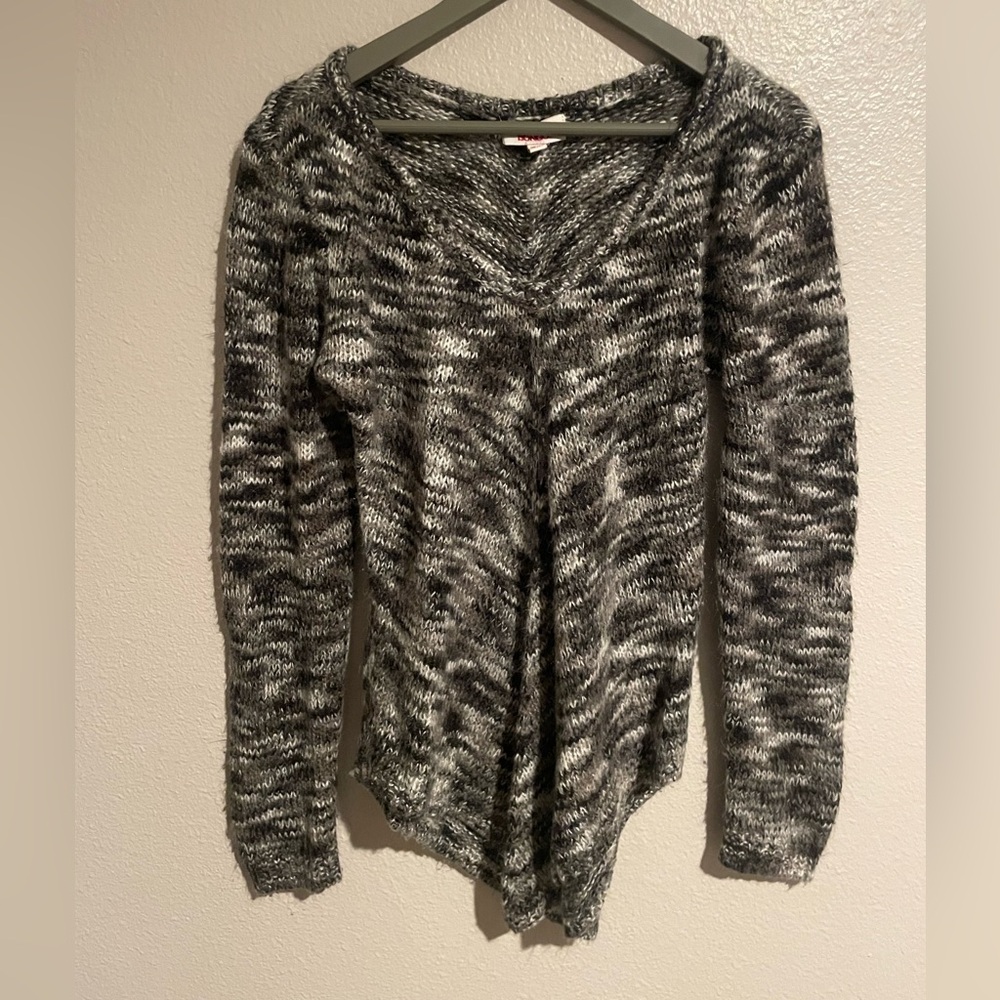 BONGO V-Neck Marled Tunic Long Sleeve Grey and White Sweater